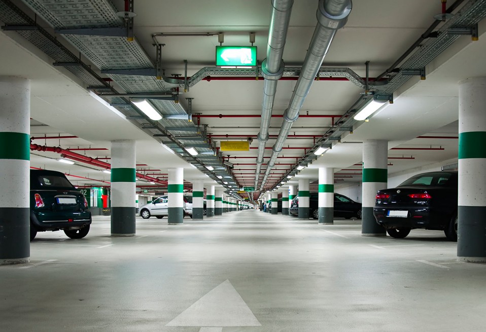 ¿Se pueden vender plazas de garaje a personas que no pertenezcan a la urbanización?